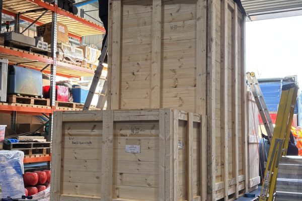 Crates for Road Transport for High-Pressure Control Systems
