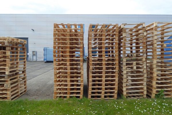 Pallets outside warehouse waiting for consolidate freight