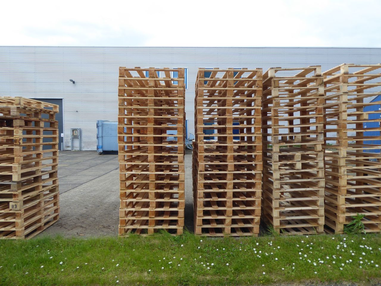 Pallets outside warehouse waiting for consolidate freight