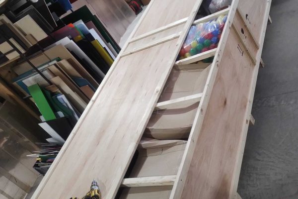 SP587 crate1 for science exhibits to Uzbekistan