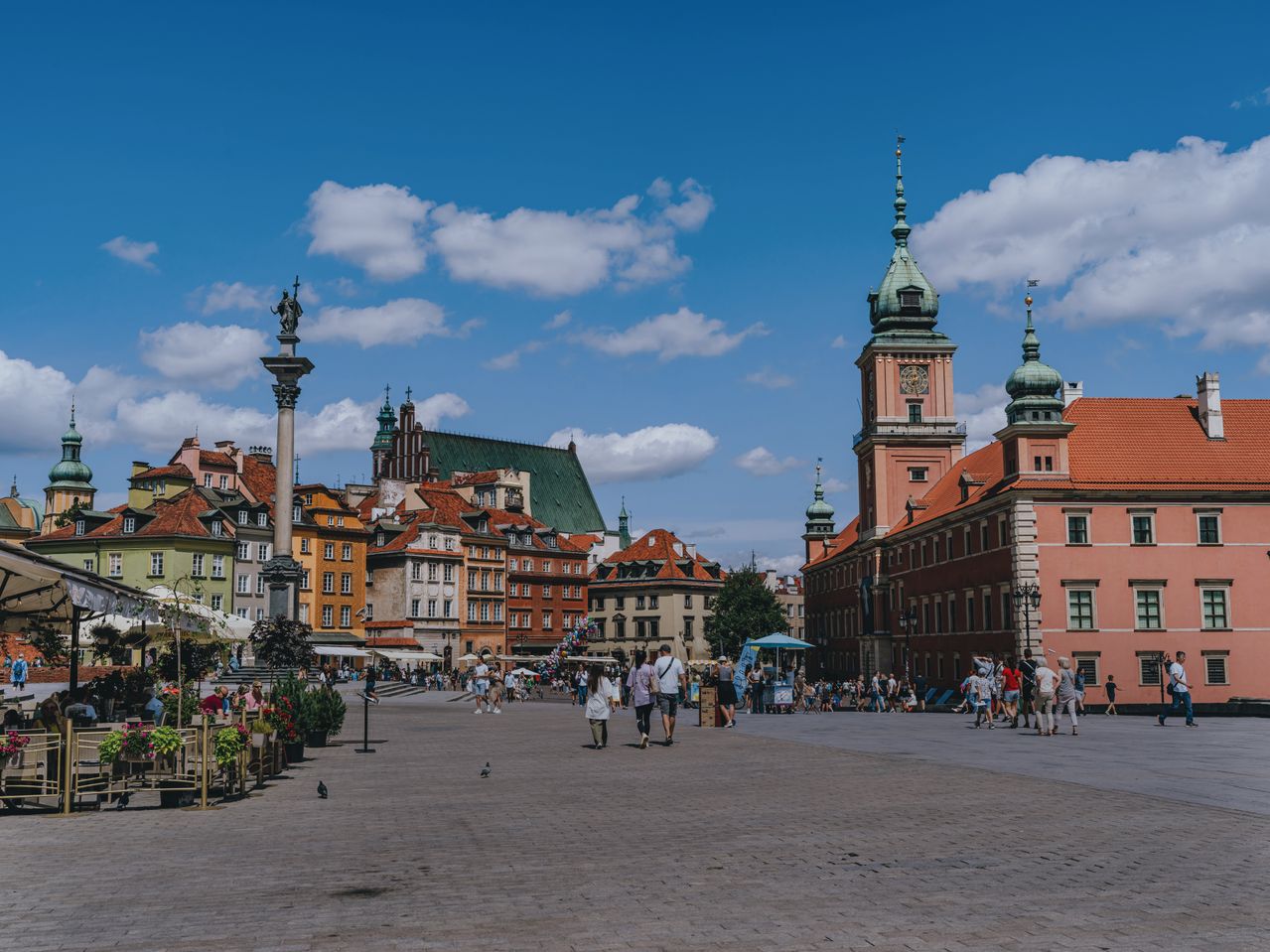 Photo of Warsaw's Old Town Square to indicate Poland to London Freight